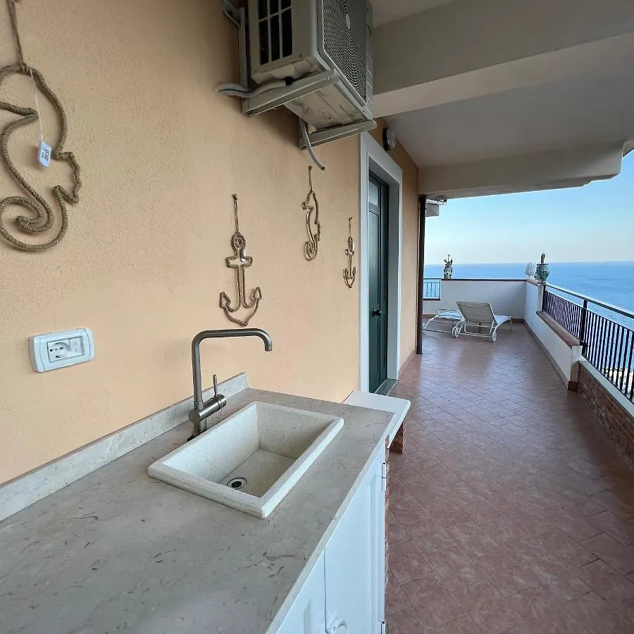 La Baia Delle Sirene Luxury Apartment Letojanni