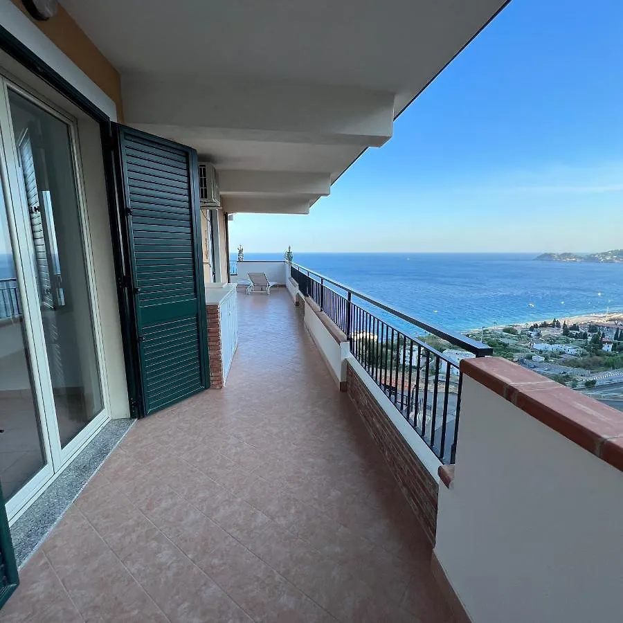 La Baia Delle Sirene Luxury Apartment Letojanni