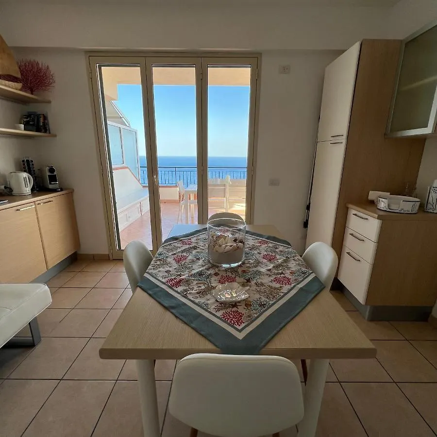 La Baia Delle Sirene Luxury Apartment Letojanni