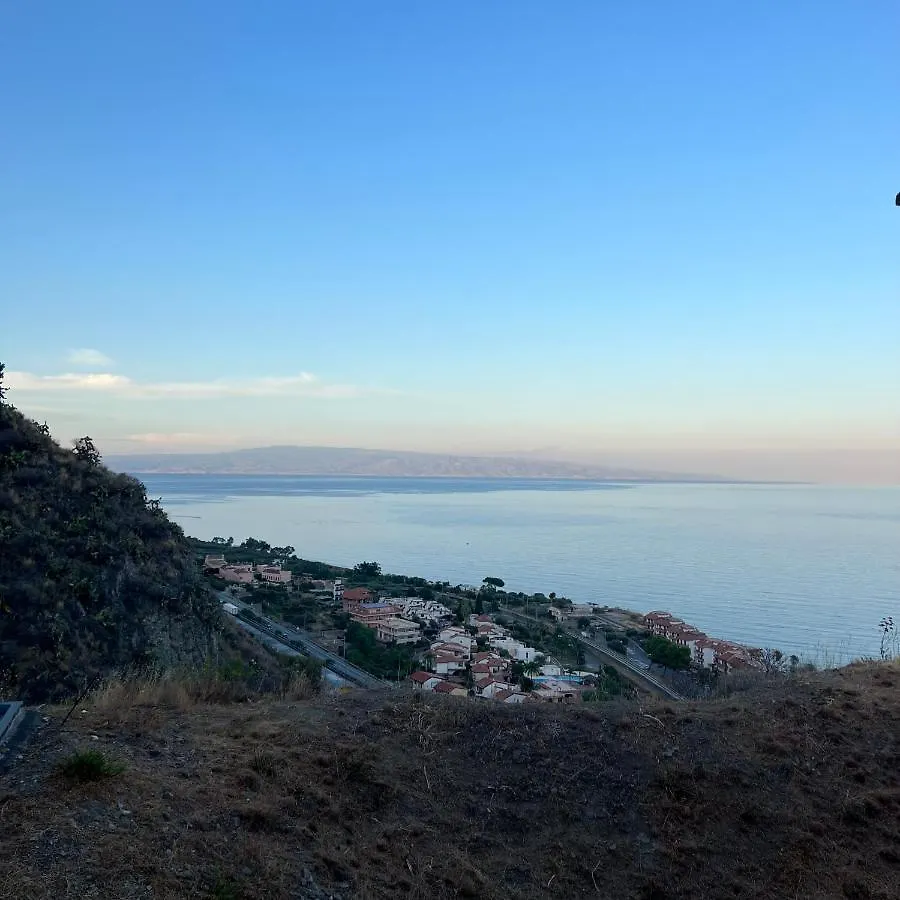 La Baia Delle Sirene Luxury Apartment Letojanni