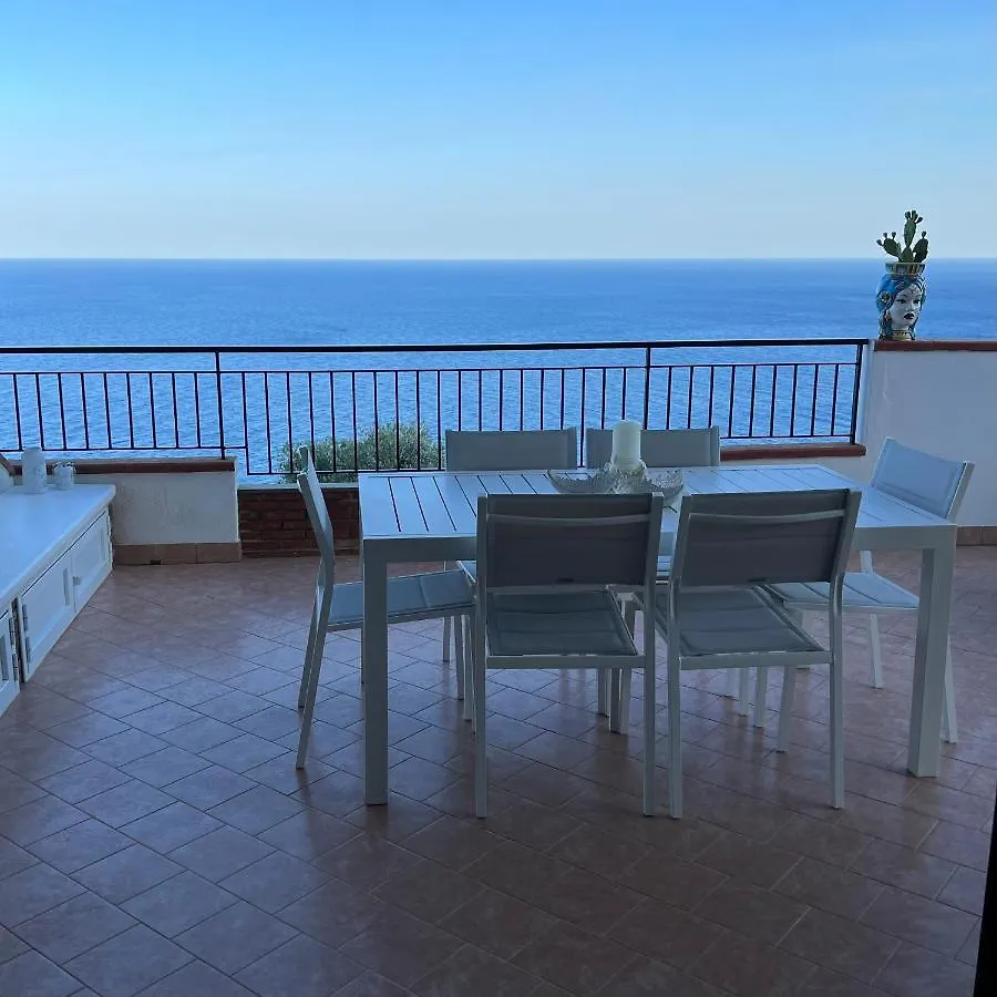 La Baia Delle Sirene Luxury Apartment Letojanni