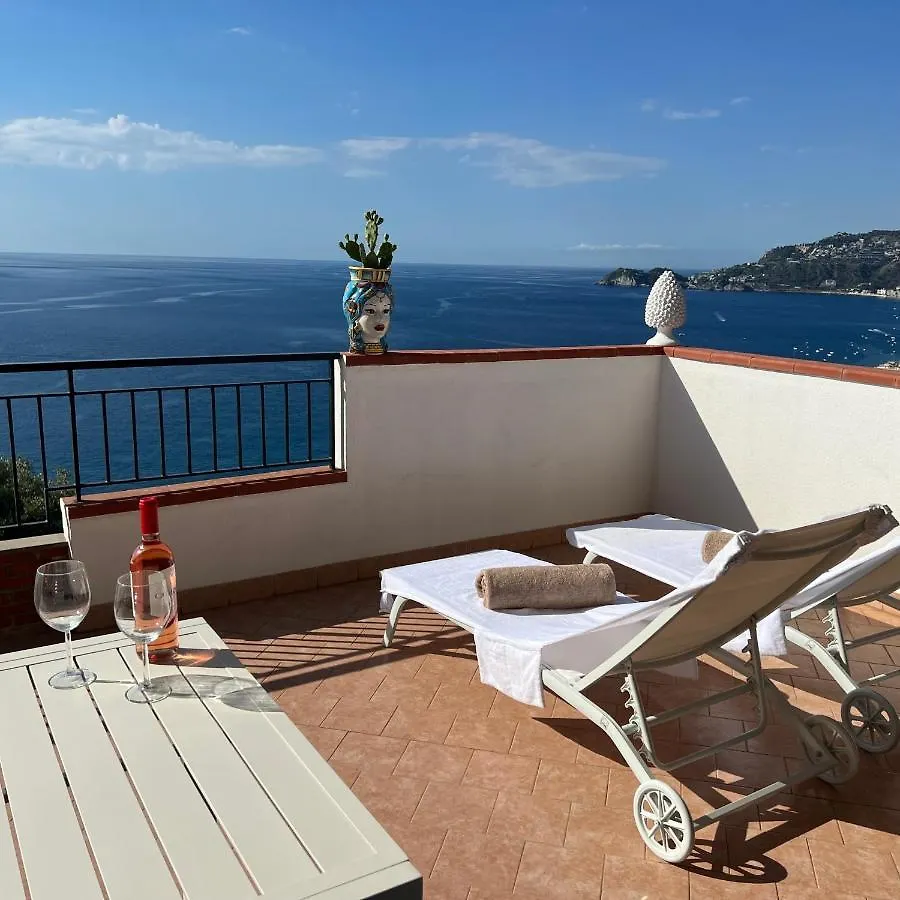 La Baia Delle Sirene Luxury Apartment Letojanni