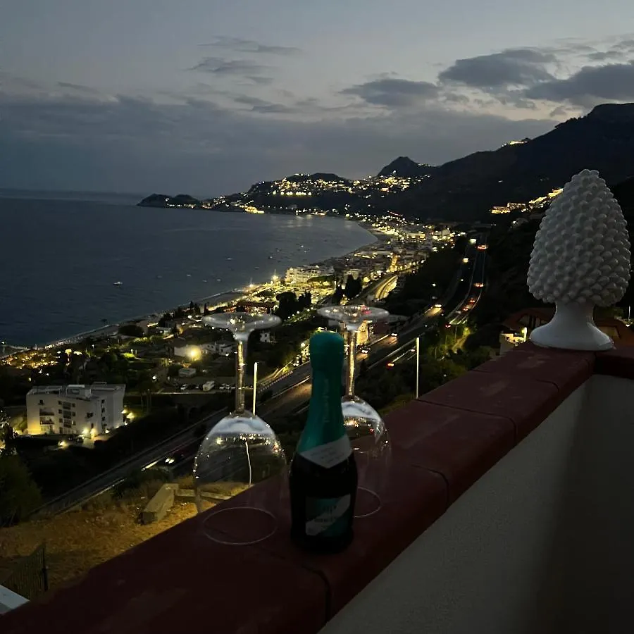 La Baia Delle Sirene Luxury Apartment Letojanni